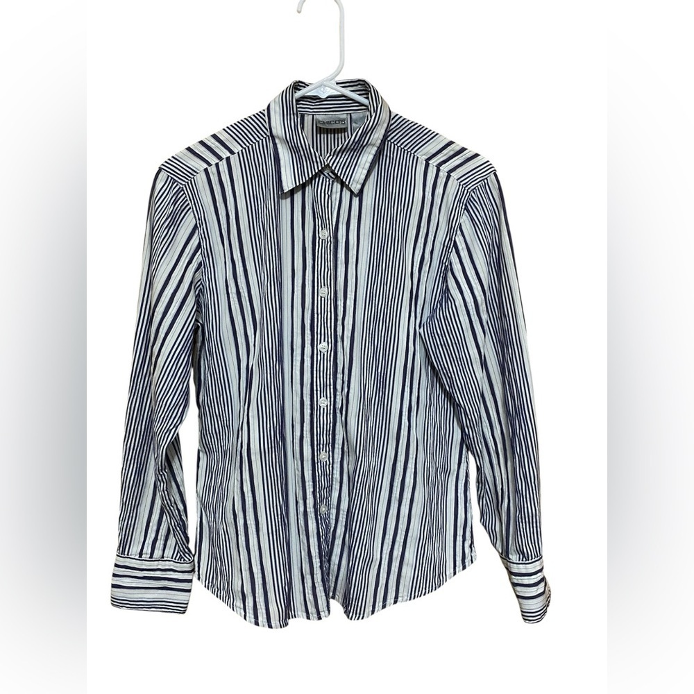 Chico’s Blue & White Striped Long Sleeve Button Up Shirt Size 1 (Medium or 8).